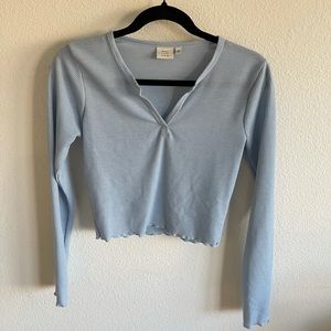 Tilly’s blue longe sleeve shirt